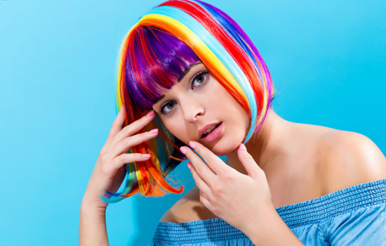 Experimente diferentes cortes e cores de cabelo pelo celular