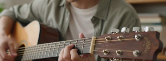 Melhores Aplicativos para Afinar Seu Violão em 2026