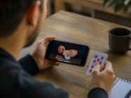 Aprenda truques de cartas e mágica passo a passo