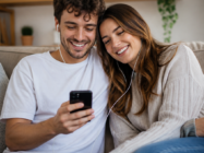 Crie Música Personalizada de Casal Grátis