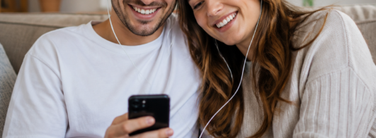 Crie Música Personalizada de Casal Grátis