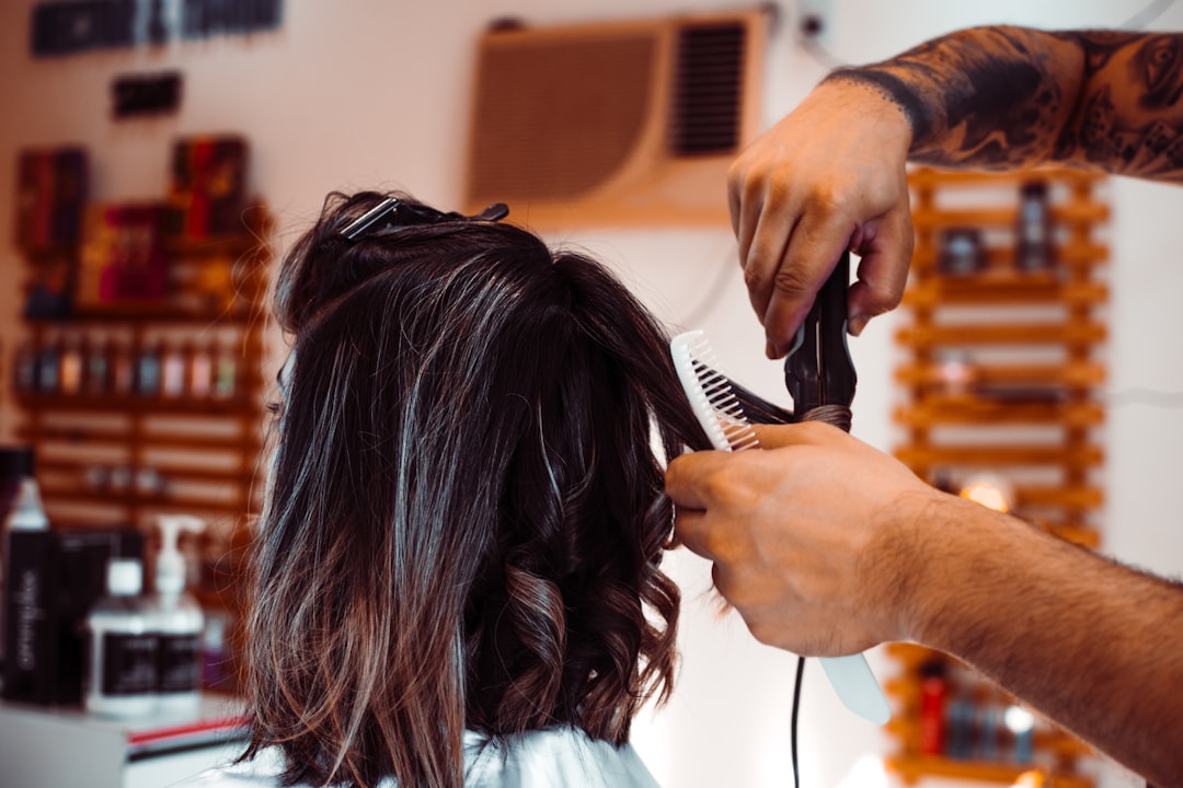 Aplicativo para Testar Novo Corte e Cor de Cabelo com IA