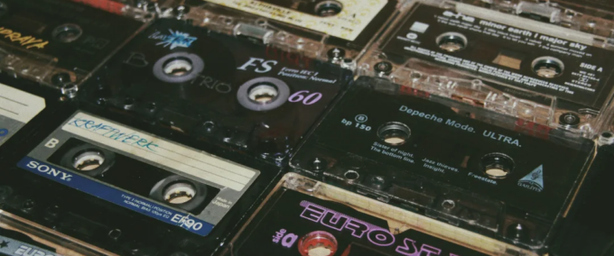 Ouça Sucessos Inesquecíveis dos Anos 80 e 90 Agora