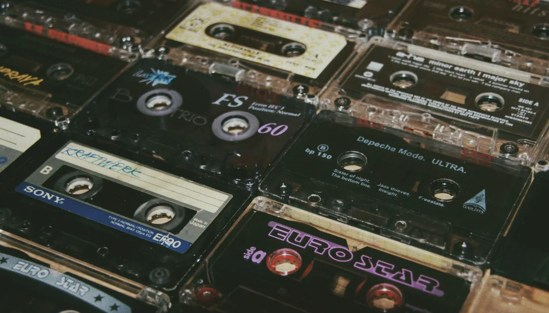 Ouça Sucessos Inesquecíveis dos Anos 80 e 90 Agora